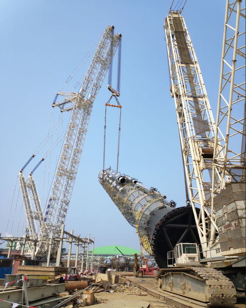 中核机械完成恒力石化101米大件设备吊装,实现石化吊装开门红