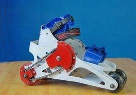 重力自行机械旱冰鞋