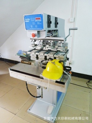 S4S四色穿梭印工作帽 高效移印解决方案与力天机械专业制造
